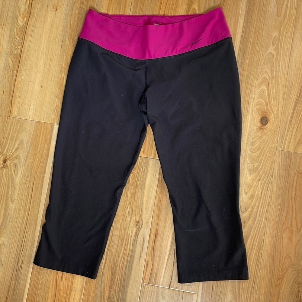 Nike dri-fit capris - Picture 2 of 4